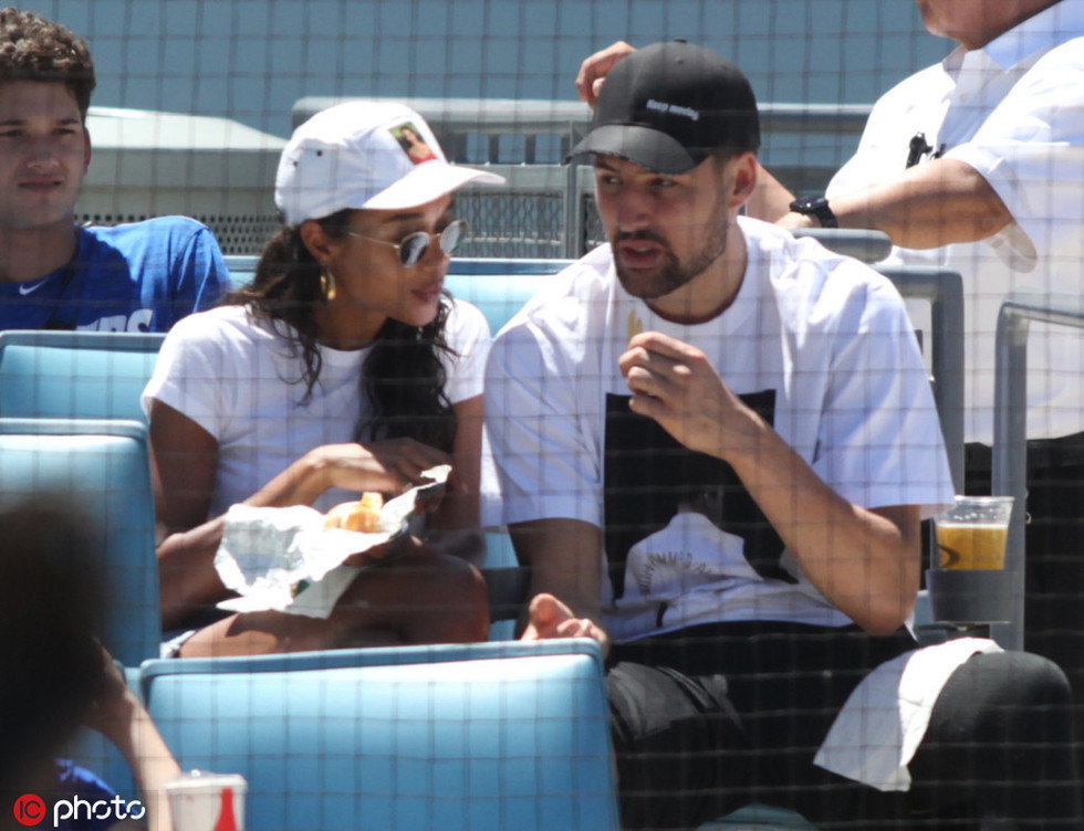 篮球CBA官方公布罚单，两名球员被禁赛（CBA官方发布罚单：两名球员被停赛）