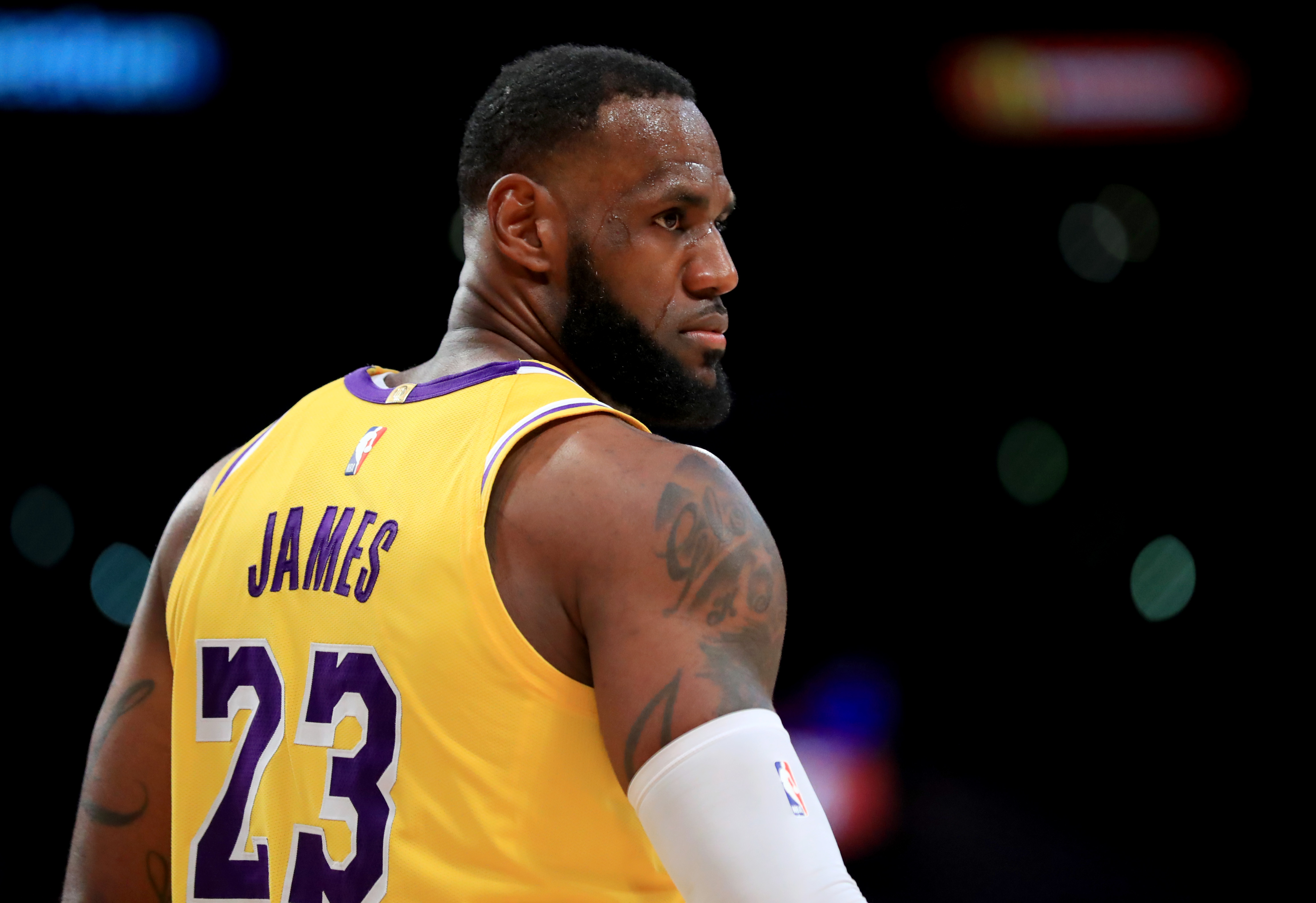 意媒：为避免球迷干扰，斯帕莱蒂决定尤文不在那不勒斯过夜（意媒：为避球迷骚扰，斯帕莱蒂决定尤文不在那不勒斯留宿）