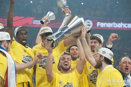 每体：库库离开巴萨因为不被信任，巴尔韦德当时看好米兰达（每体：库库因缺乏信任离开巴萨，巴尔韦德当时更青睐米兰达）