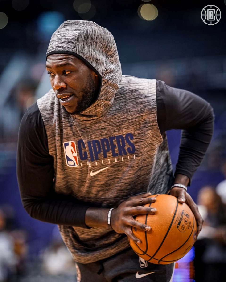 邮报：明年世界杯上下半场中段设强制补水时间，每次三分钟（邮报：明年世界杯将于上下半场中段设三分钟强制补水暂停）