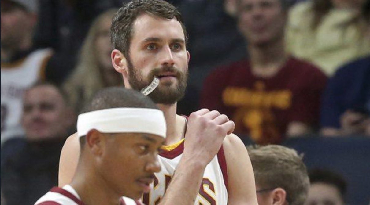 杜克兰特连续得分，全队士气高涨（杜克兰特火力全开，球队士气飙升）