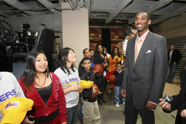 尤文客战佛罗伦萨：伊尔迪兹领衔，DV9、科斯蒂奇首发（尤文做客佛罗伦萨，伊尔迪兹压阵，DV9与科斯蒂奇先发）