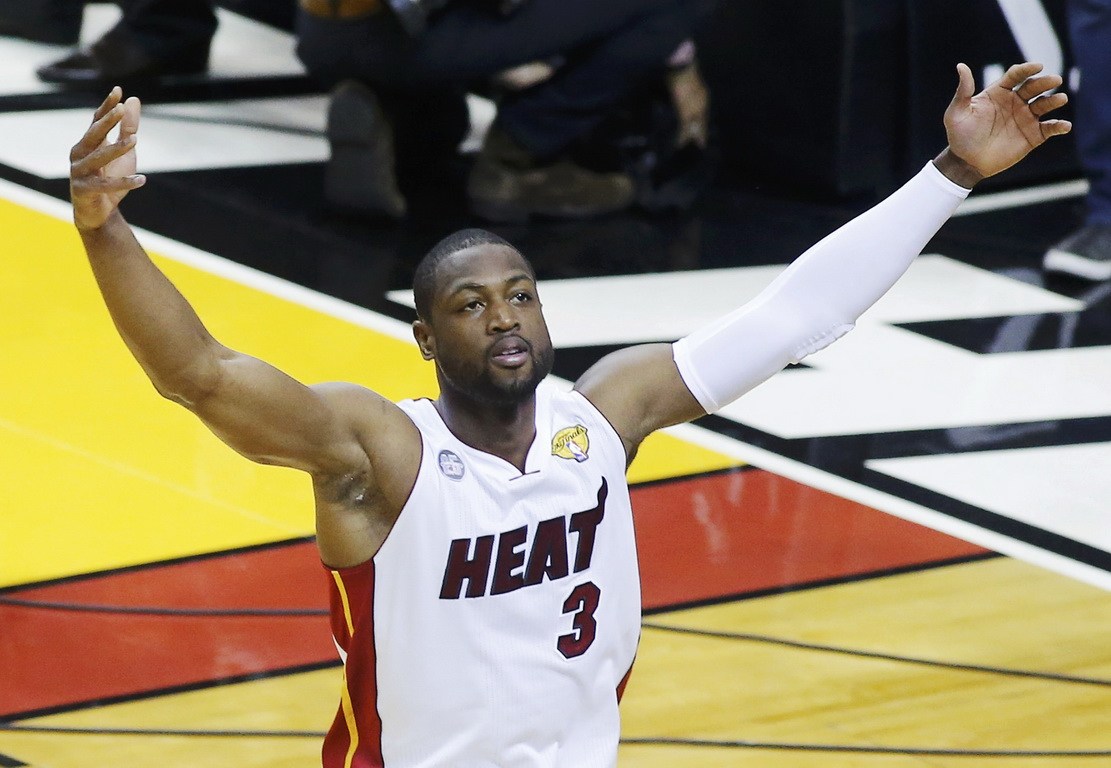 中超官方发2025赛季前四排名走势图：榜首共12次易主（中超公布2025赛季前四走势图：头名位置12次更迭）