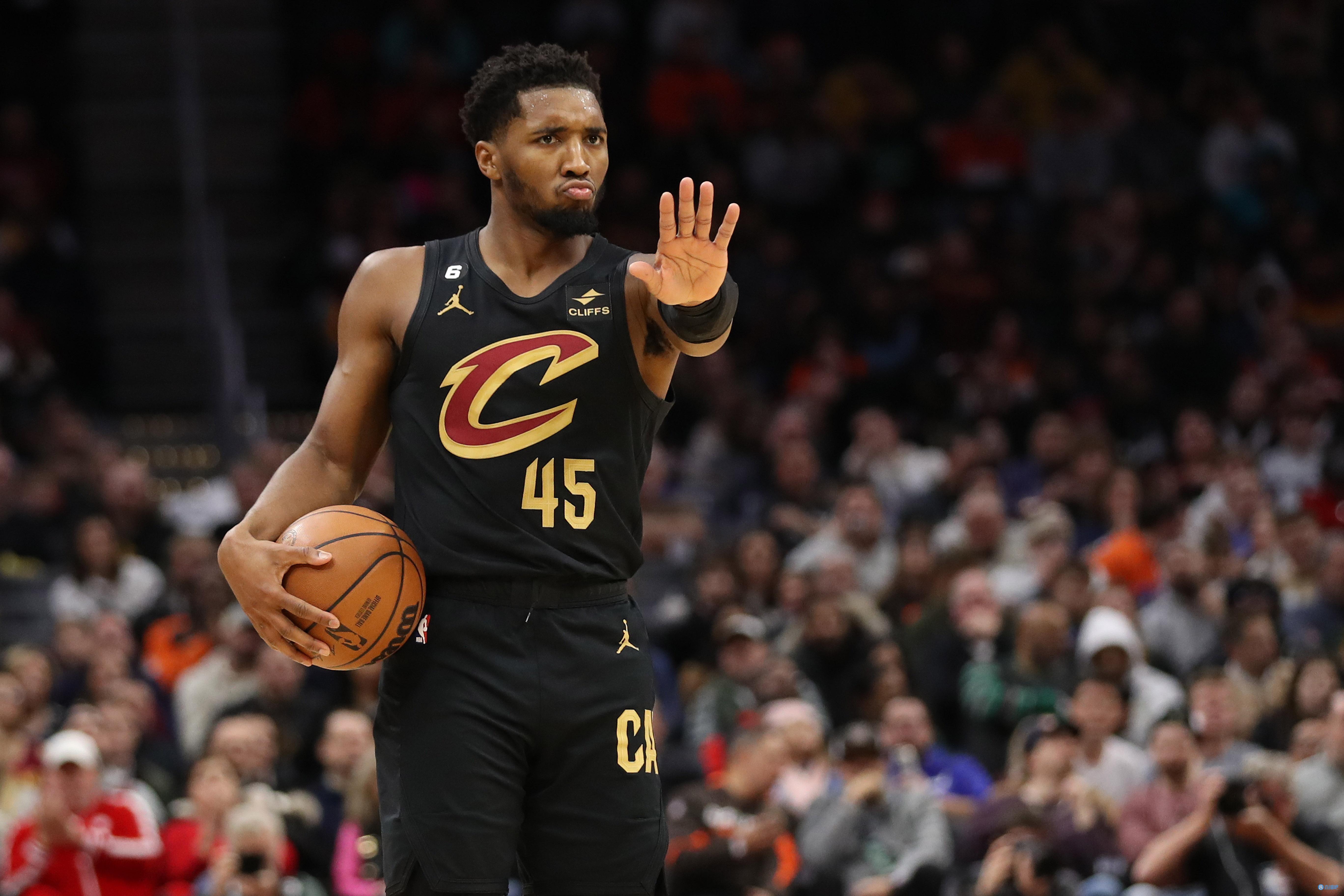 弗拉格：打控卫的经历绝对有助于我的成长，我学会了领导球队（弗拉格：控卫经历极大促进了我的成长，也让我学会带队）