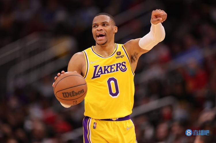 托蒂：说C罗的坏话只能说明你在嫉妒他，他和梅西的水平相当（托蒂：抹黑C罗只是出于嫉妒，他与梅西实力不相上下）